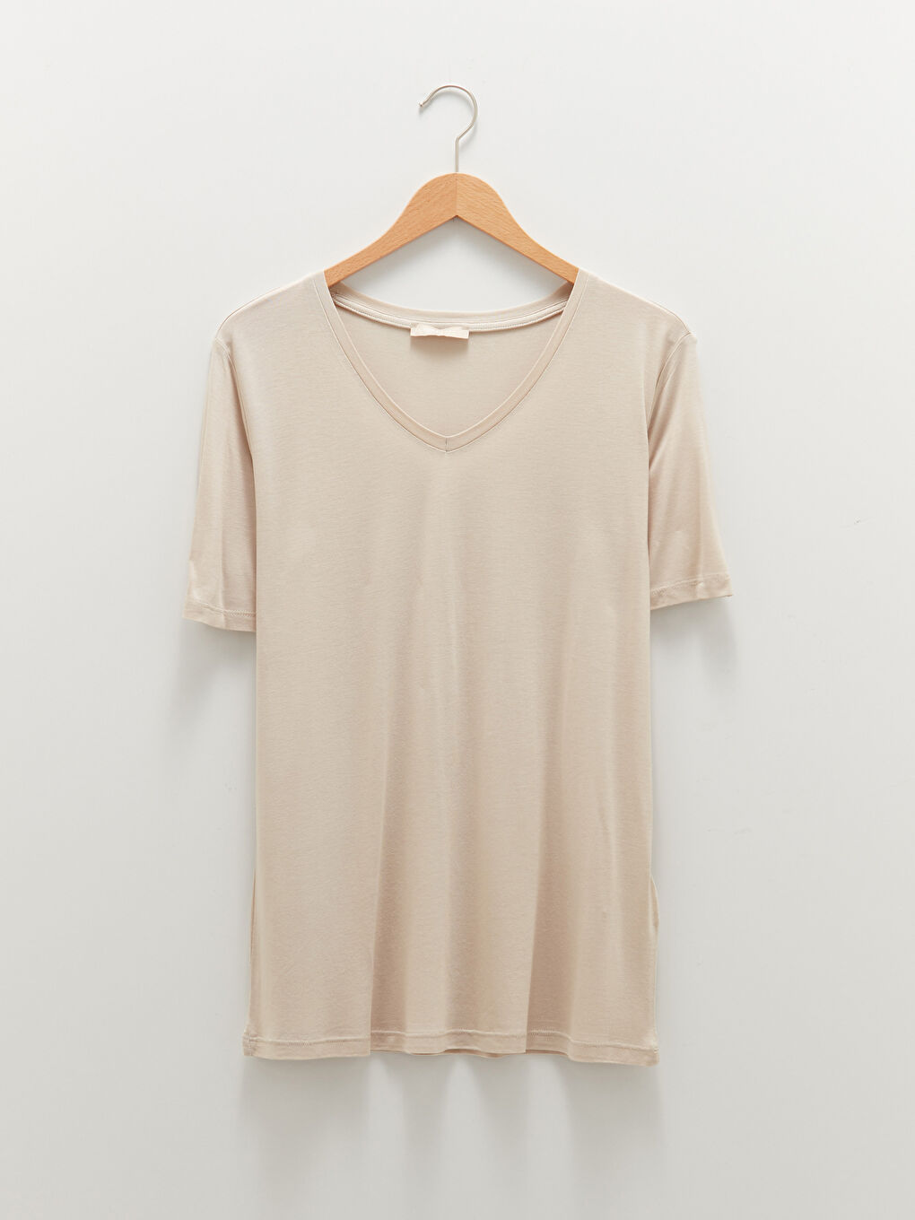 Bej V Yaka Düz Kısa Kollu Kadın Tişört-5