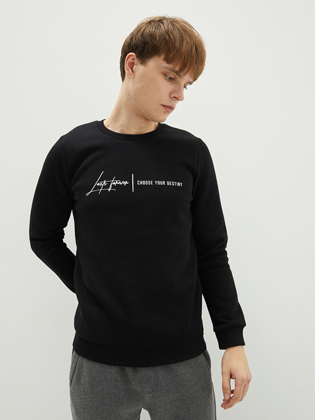 Siyah Bisiklet Yaka Baskılı Erkek Kalın Sweatshirt-1