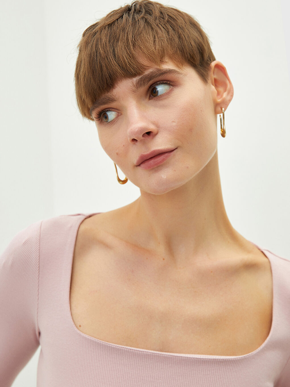 T-shirt en Coton à Manches Longues Droites avec Col Carré pour Femmes-2