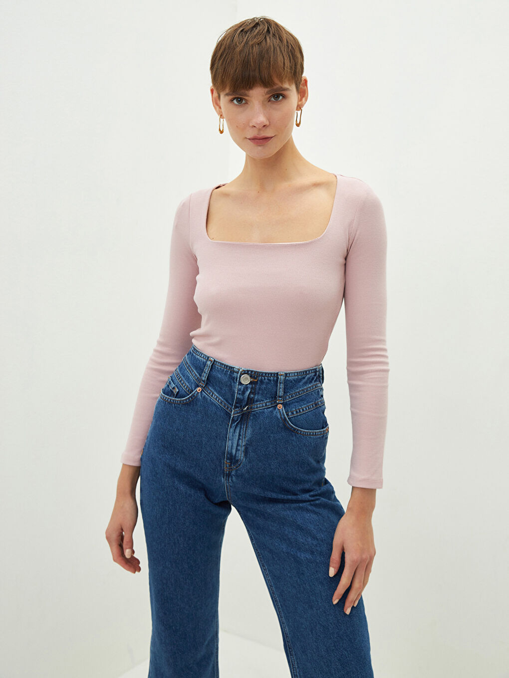 T-shirt en Coton à Manches Longues Droites avec Col Carré pour Femmes-1