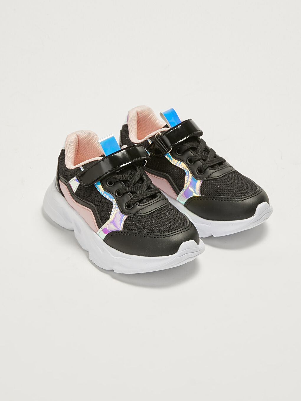 Mesh Detailed Thick Sole Girls Sports Shoes