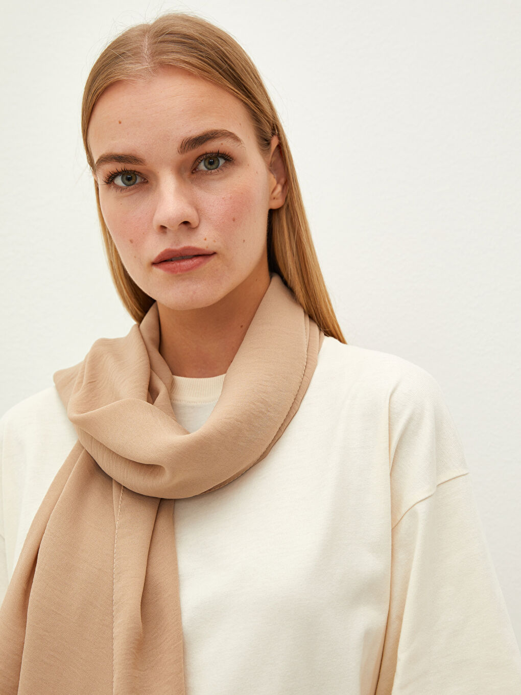 Әйелдерге арналған өрнексіз үлкен шарф