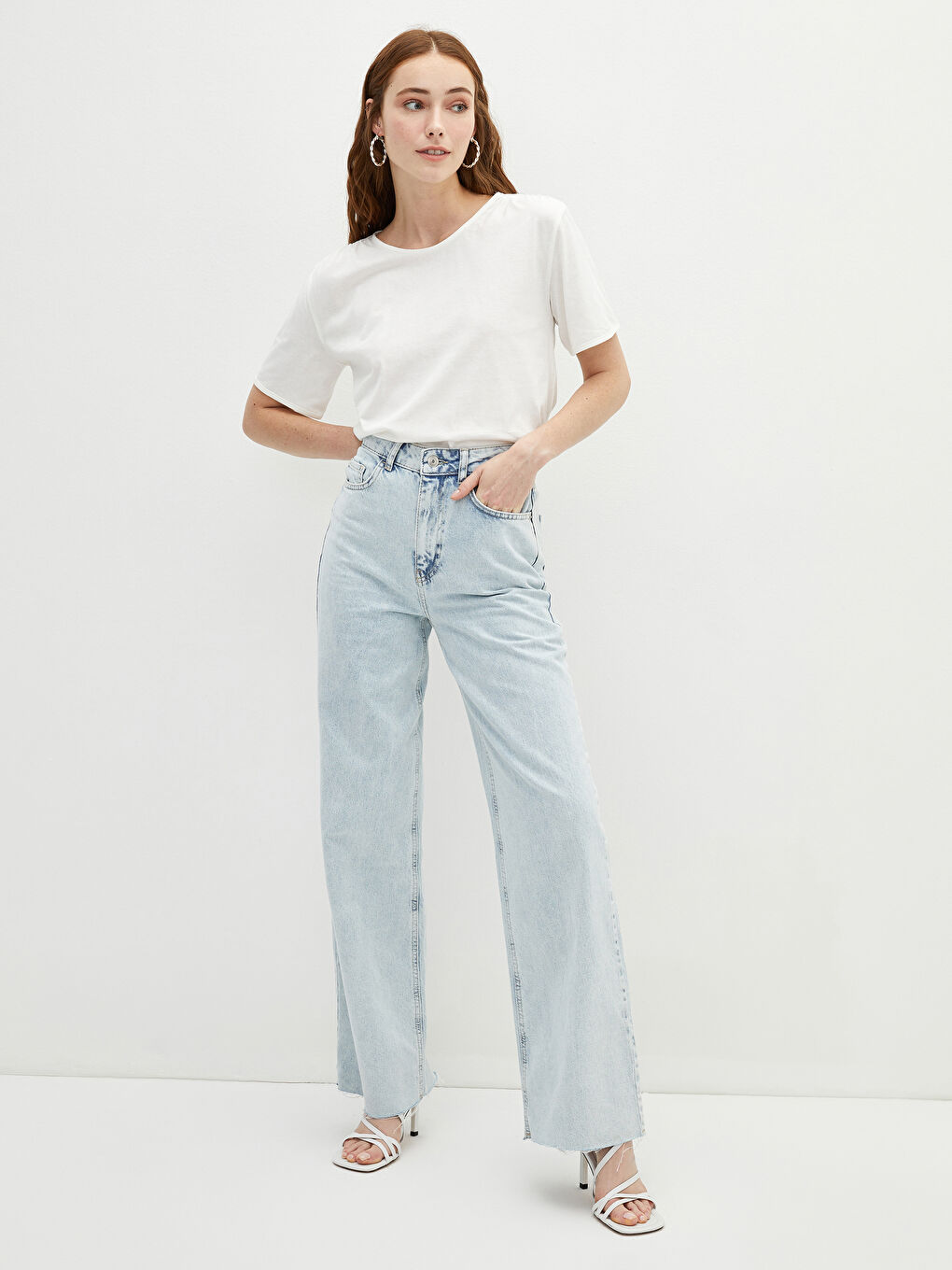 LCWAIKIKI Basic Rundhalsausschnitt Gerade Kurzarm Baumwolle T-Shirt für Damen -W1DV09Z8-FEW