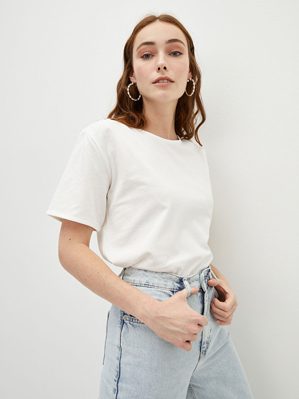 LCWAIKIKI Basic Rundhalsausschnitt Gerade Kurzarm Baumwolle T-Shirt für Damen -W1DV09Z8-FEW