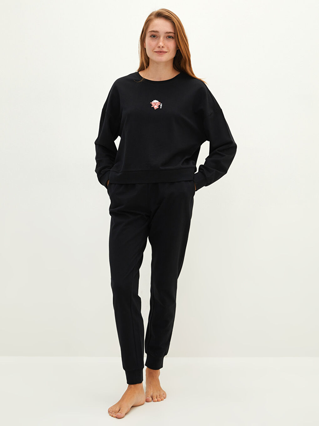 Siyah Bisiklet Yaka Nakışlı Uzun Kollu Kadın Pijama Takımı-1