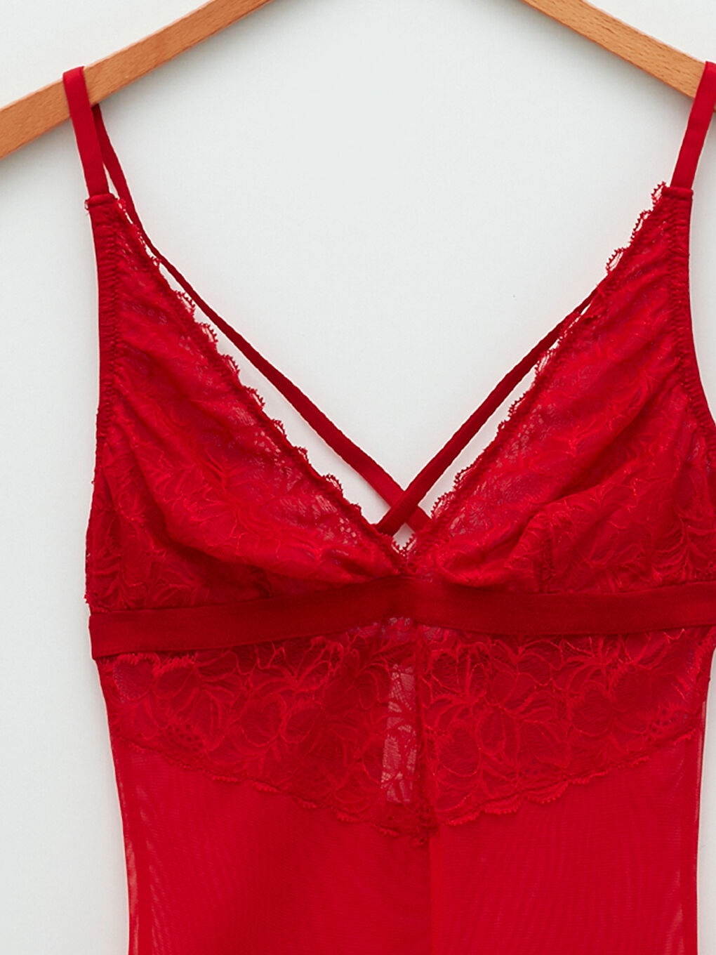LCW DREAM V-Neck Embroidered Strap Studded Body -W1EB19Z8-KYT