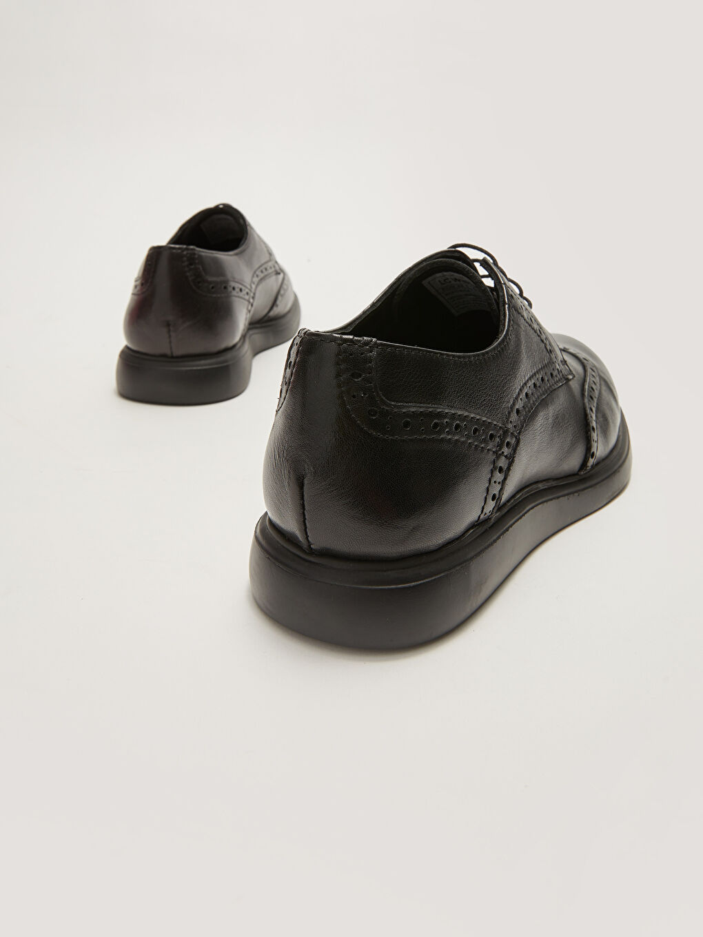 أحذية كلاسيكية جلدية مزينة بغرز زخرفية بأربطة للرجال-4