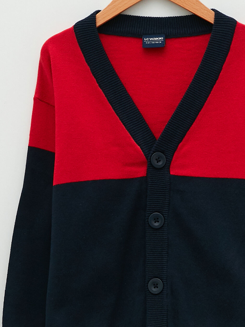 LCW Kids V-Ausschnitt Farbblock Langarm Jungen Dünne Strickjacke Cardigan -W1ED53Z4-HPF
