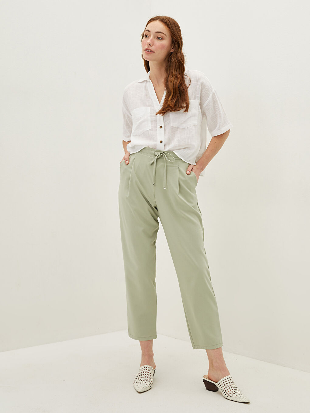 Yeşil Beli Lastikli Düz Cep Detaylı Kadın Pantolon-1