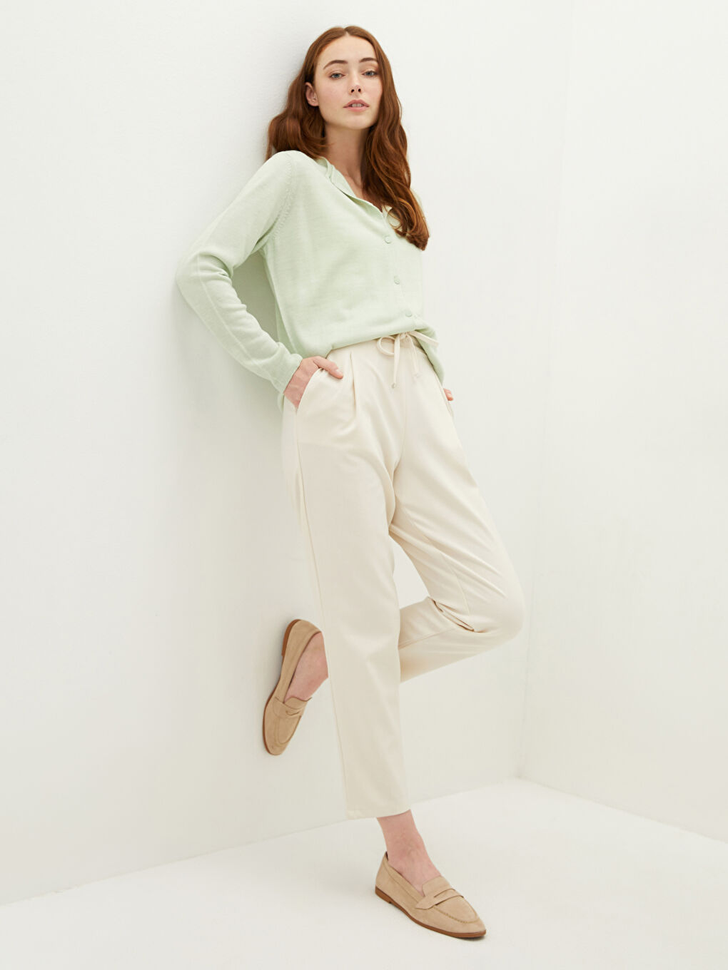 Bej Beli Lastikli Düz Cep Detaylı Kadın Pantolon