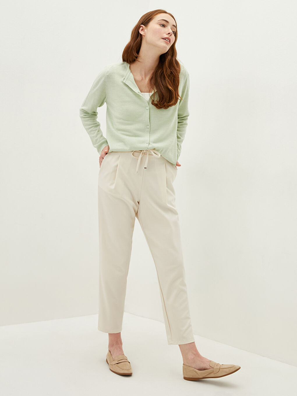 Bej Beli Lastikli Düz Cep Detaylı Kadın Pantolon-1