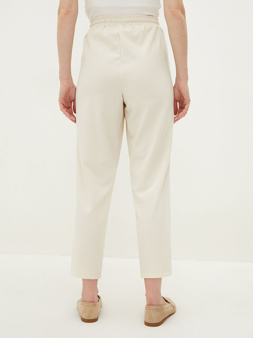 Bej Beli Lastikli Düz Cep Detaylı Kadın Pantolon-4