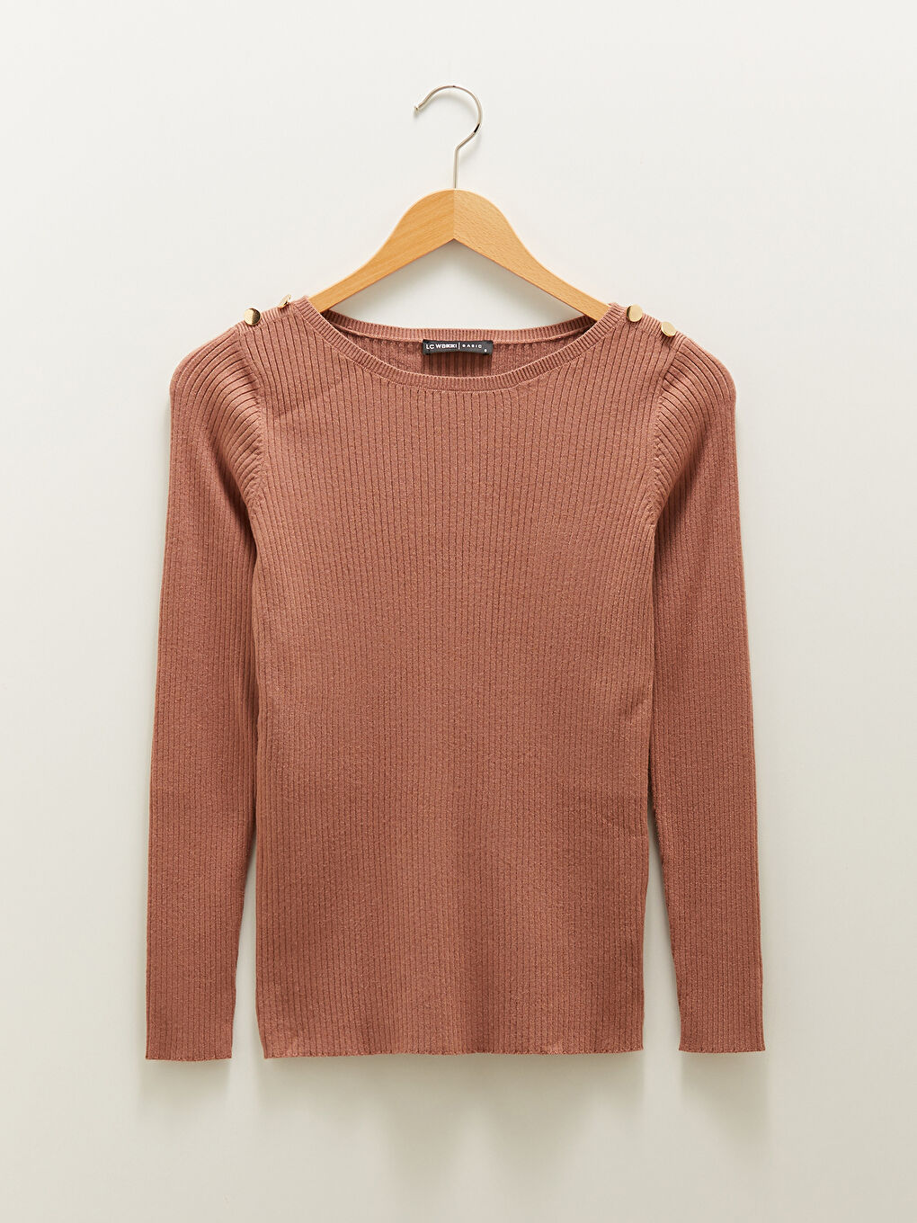 Женский трикотажный свитер с вырезом лодочкой и длинными рукавами-7