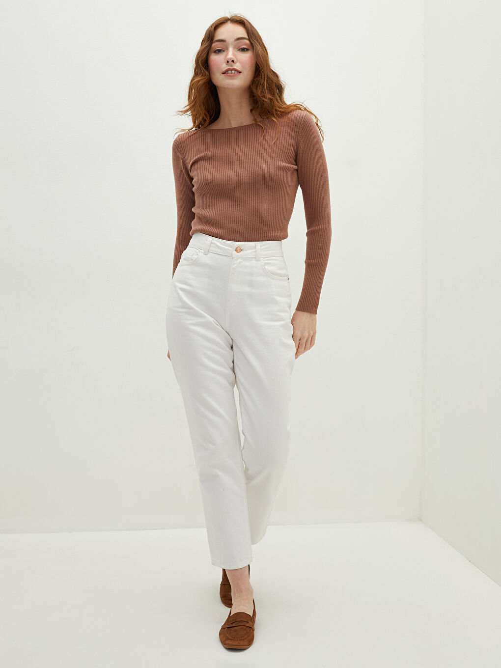 Женский трикотажный свитер с вырезом лодочкой и длинными рукавами-4