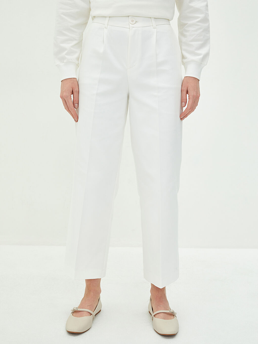 Standard Fit Regular Pocket Detailed Women's Trousers-3