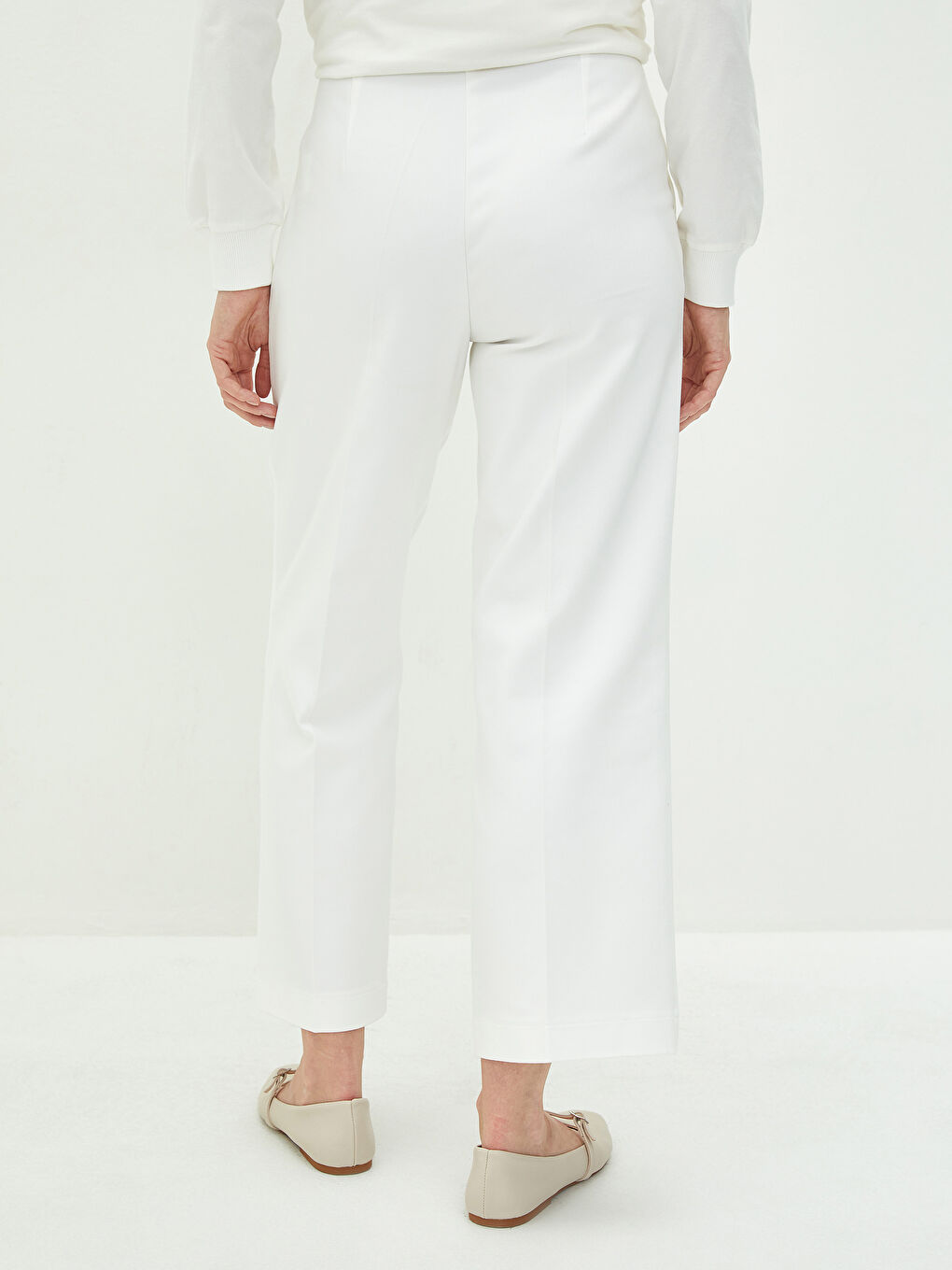 Standard Fit Regular Pocket Detailed Women's Trousers-4