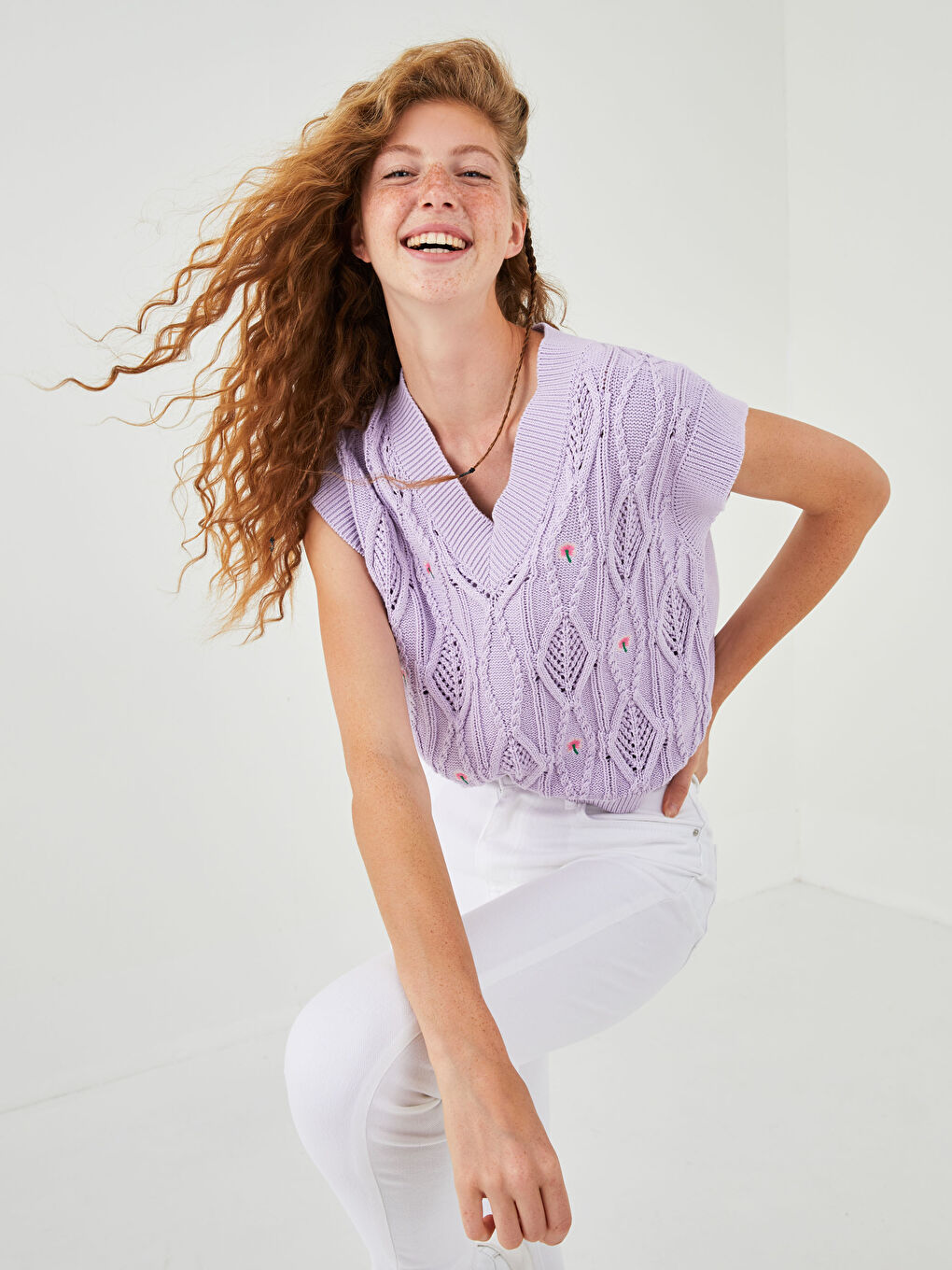 Lila V Yaka Nakışlı Kadın Triko Süveter-2