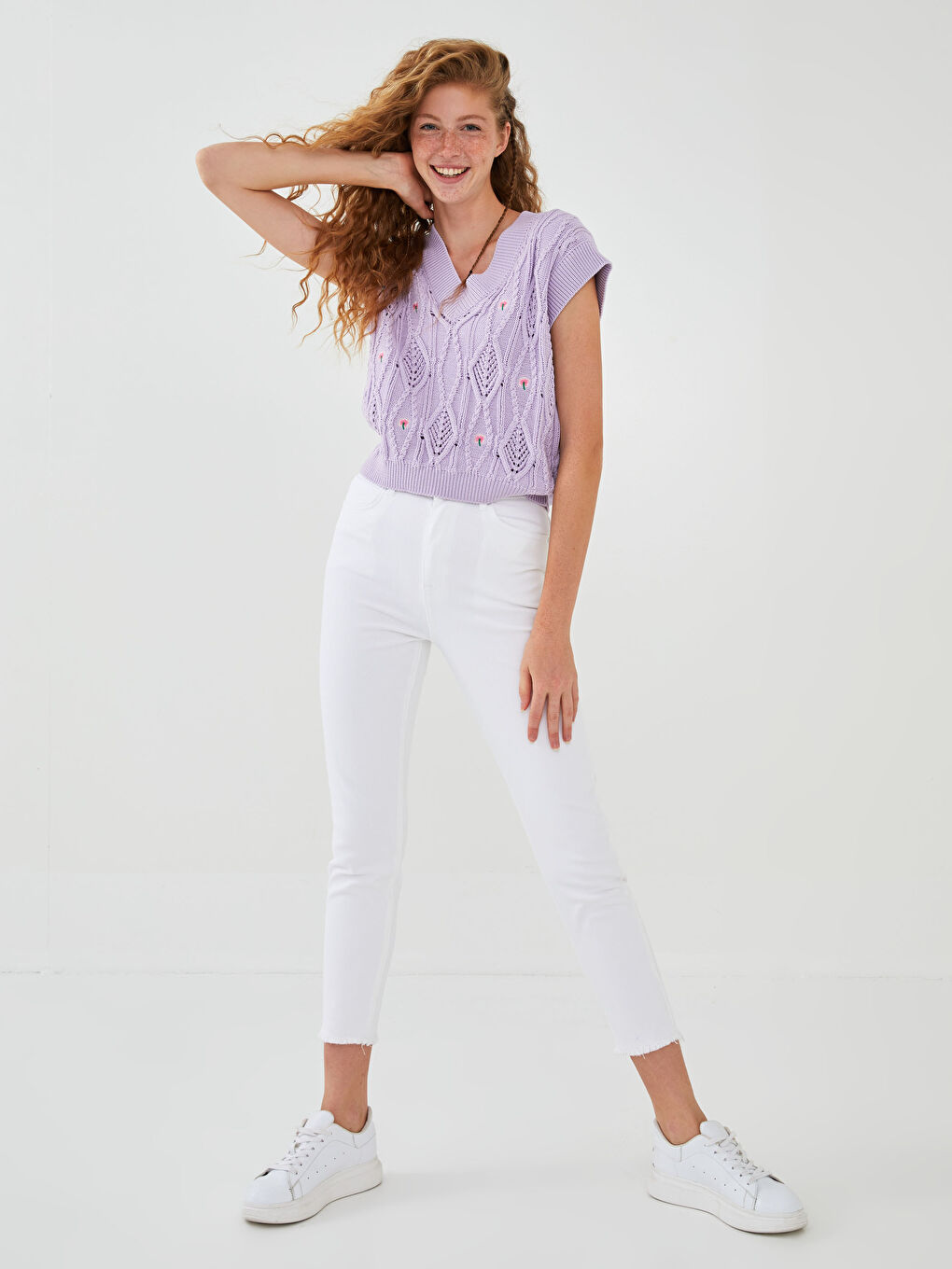 Lila V Yaka Nakışlı Kadın Triko Süveter-3