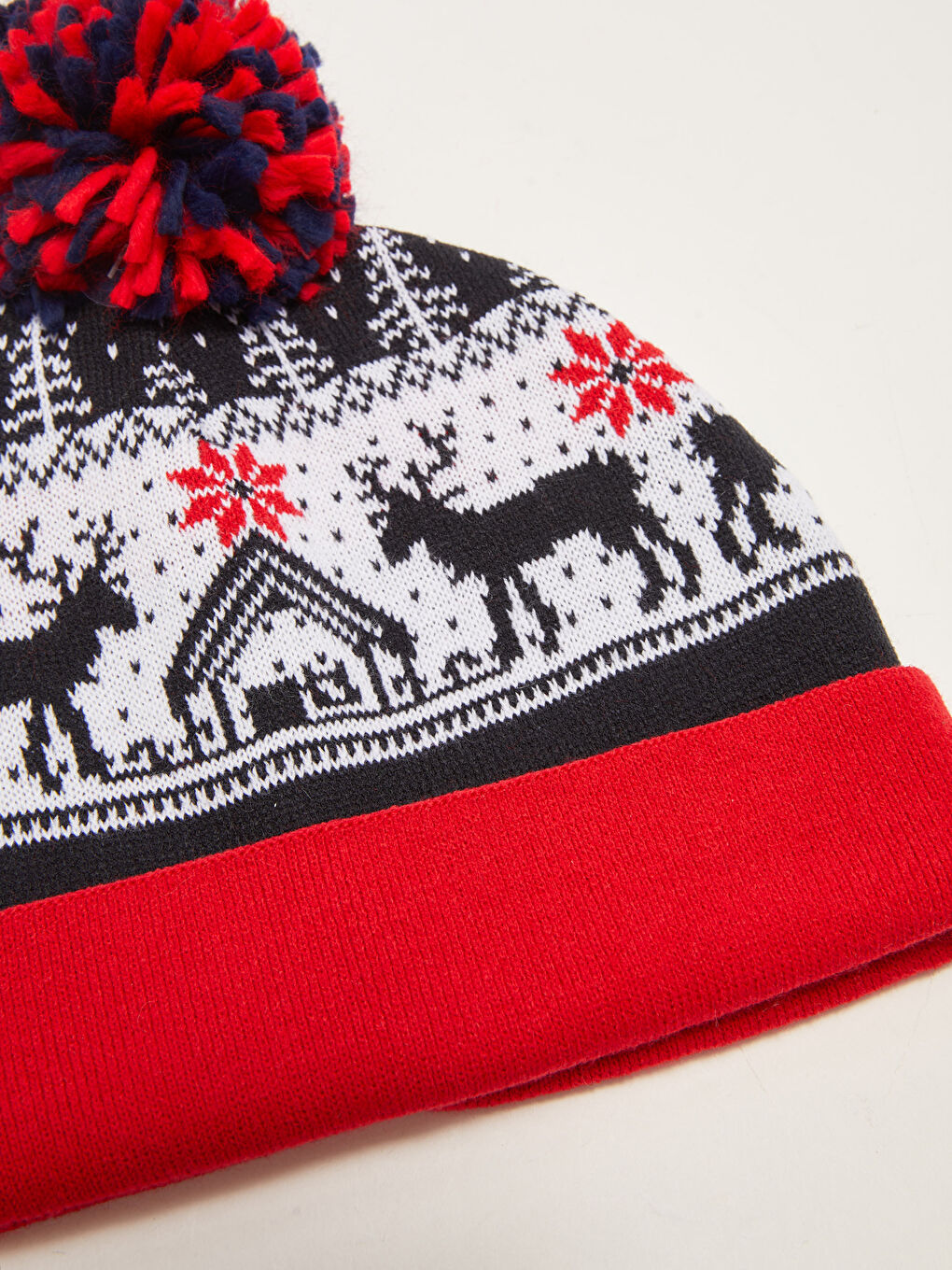 Ерлерге арналған рождестволық тақырыптағы тоқыма бини шапкасы-2