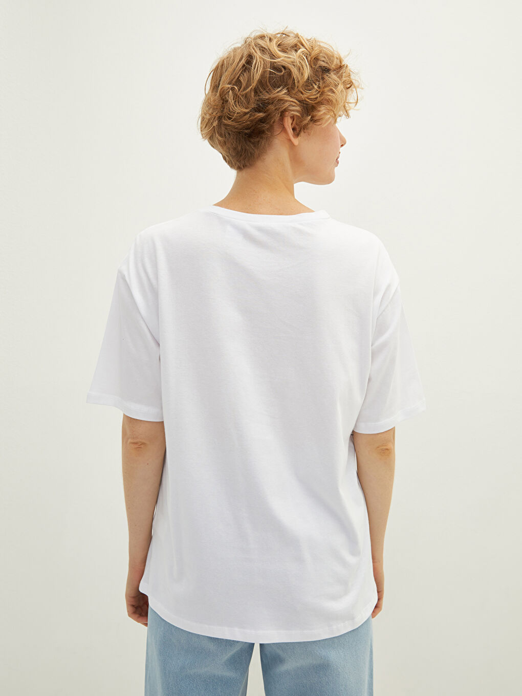 Beyaz Bisiklet Yaka Space Jam Baskılı Kısa Kollu Pamuklu Kadın Tişört-4