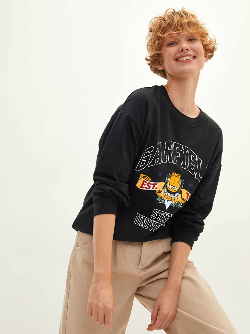 Свитшот с круглым вырезом, с принтом Гарфилда, с длинным рукавом для женщин-1