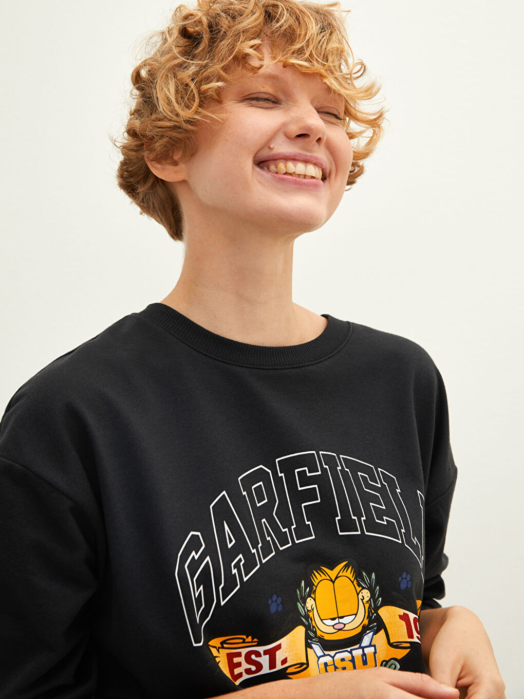 Свитшот с круглым вырезом, с принтом Гарфилда, с длинным рукавом для женщин-3