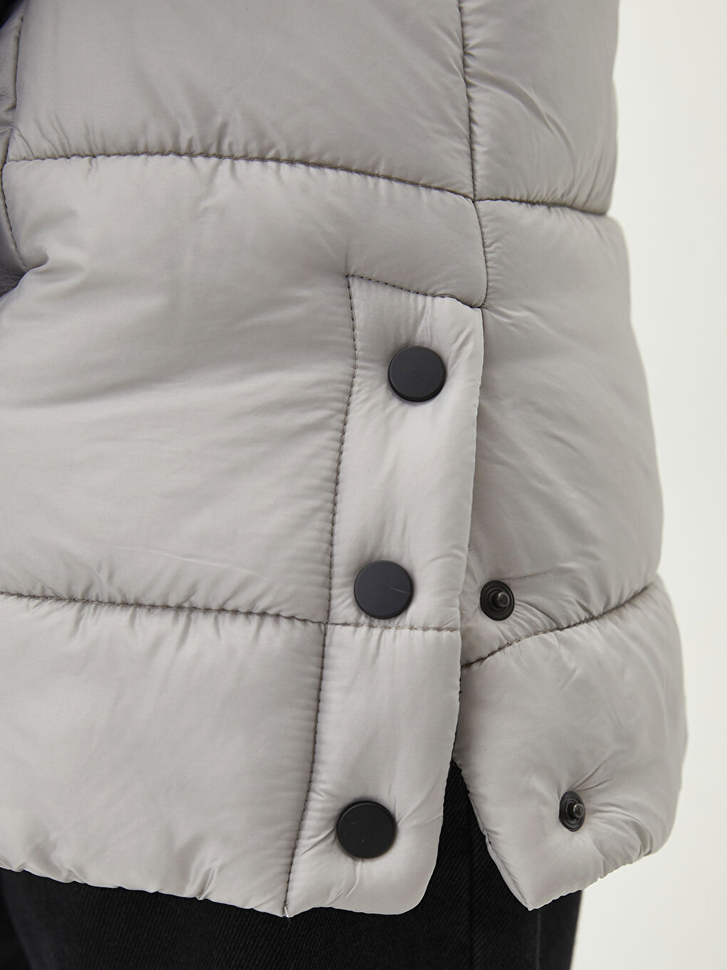 Hooded Quilted Women's Puffer Gilet-3