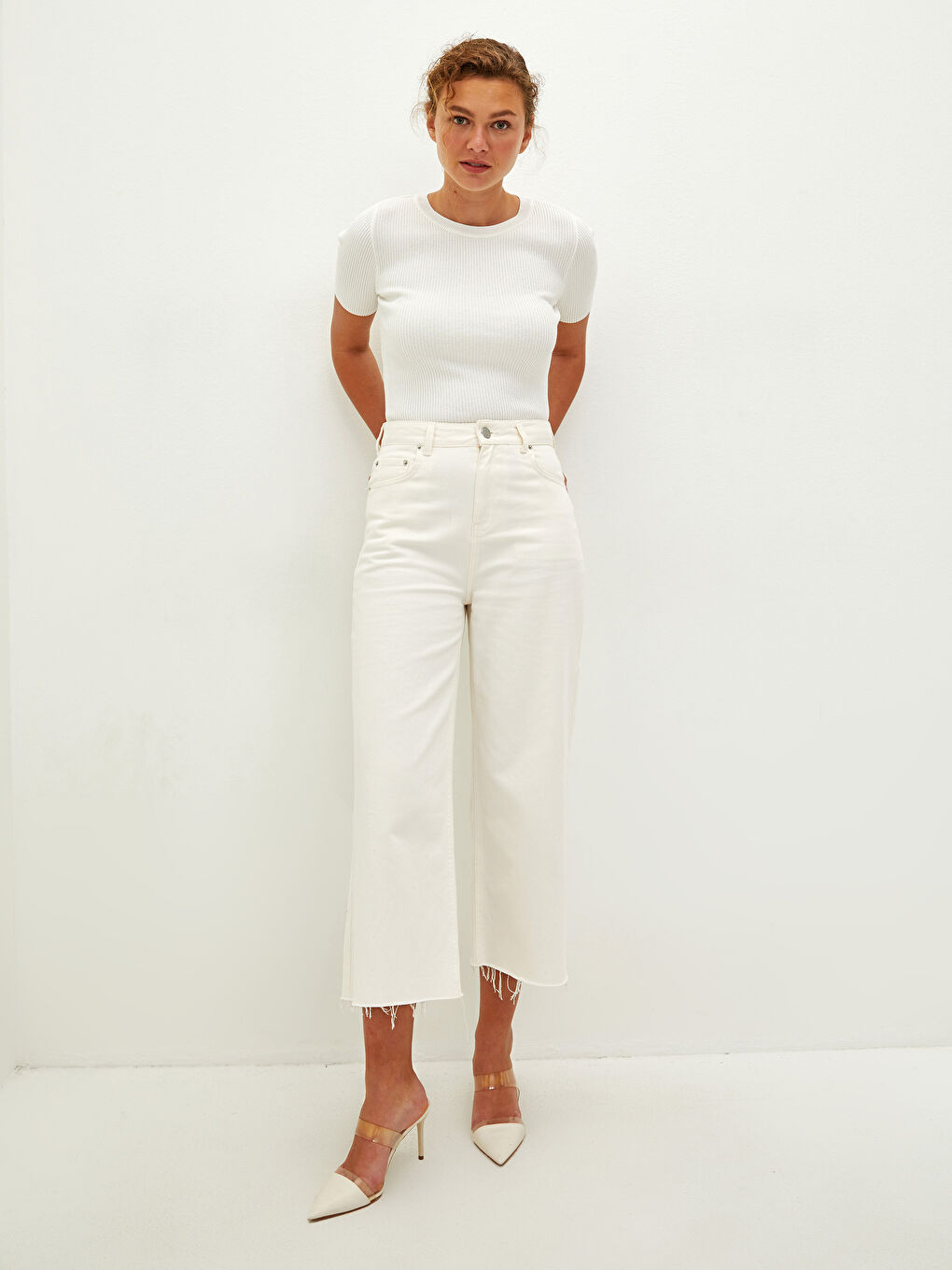 Crew Neck Straight Short Sleeve Crop Women's Knitwear Sweater-3