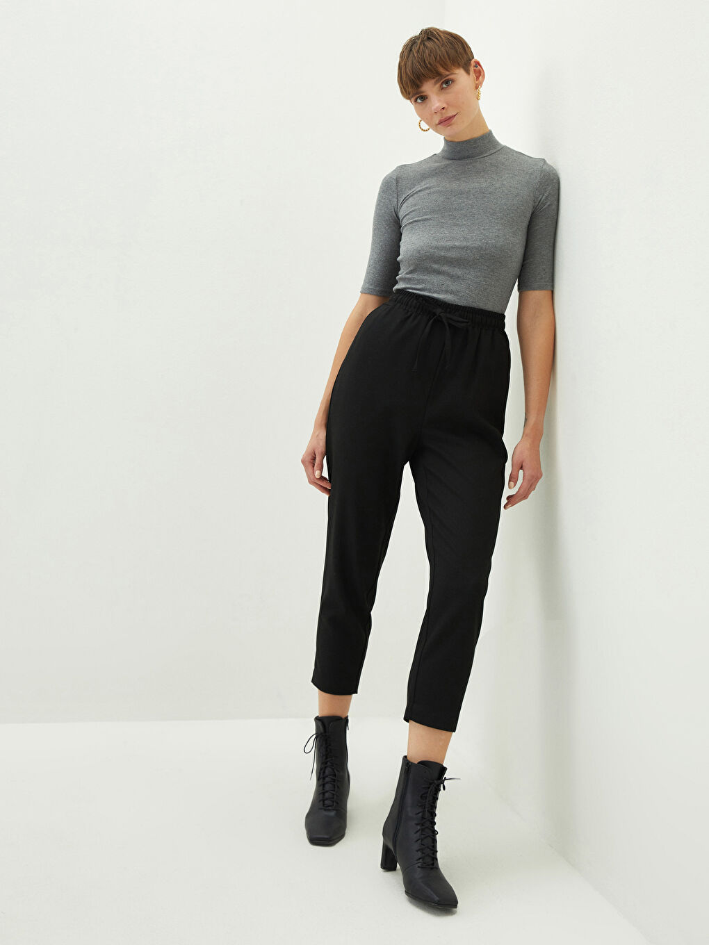 Elastic Waist Regular Pocket Detailed Women's Jogger Trousers