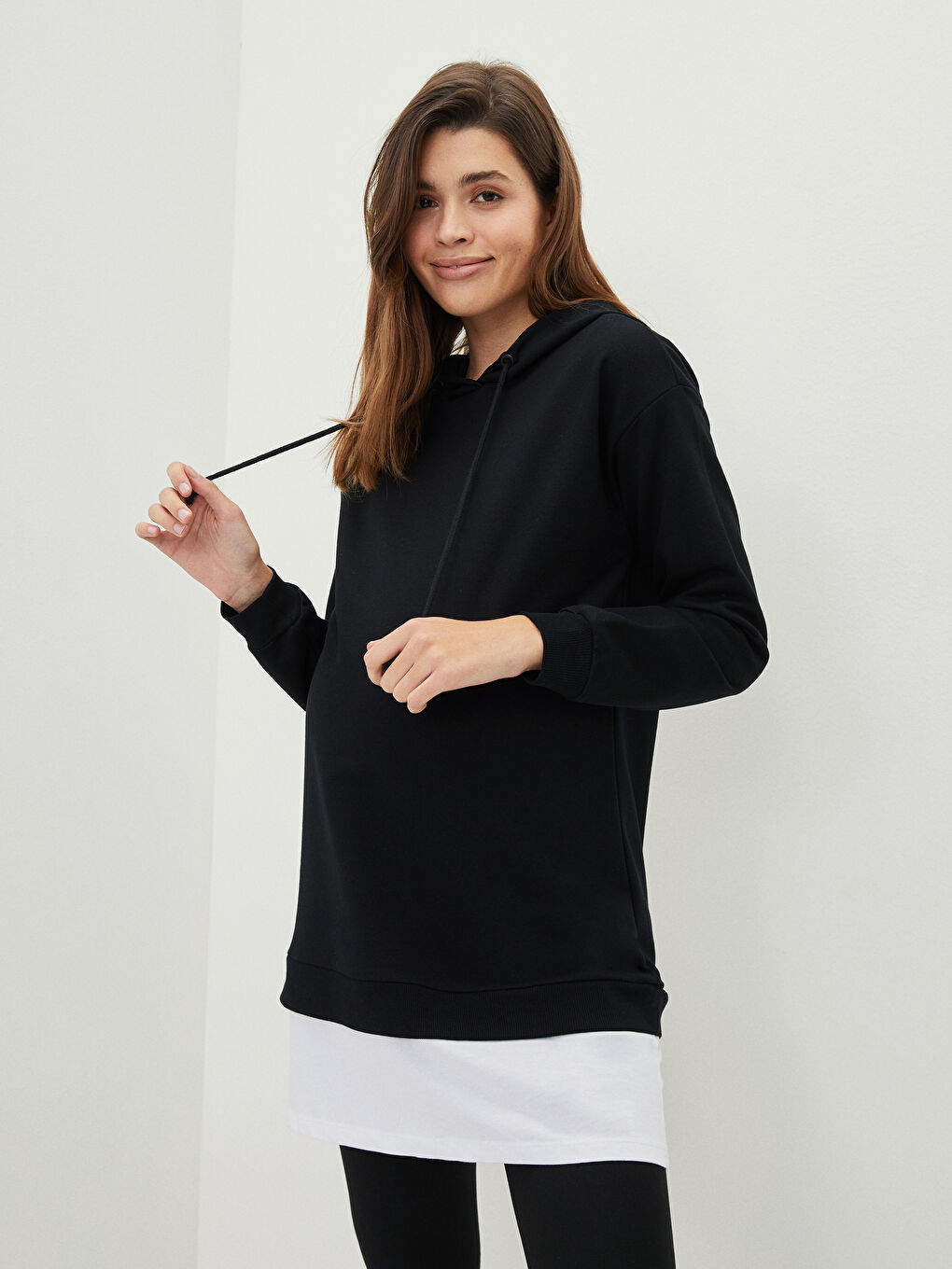 LCWAIKIKI Maternity Yeni Siyah Kapüşonlu Düz Uzun Kollu Hamile Sweatshirt Tunik - 1