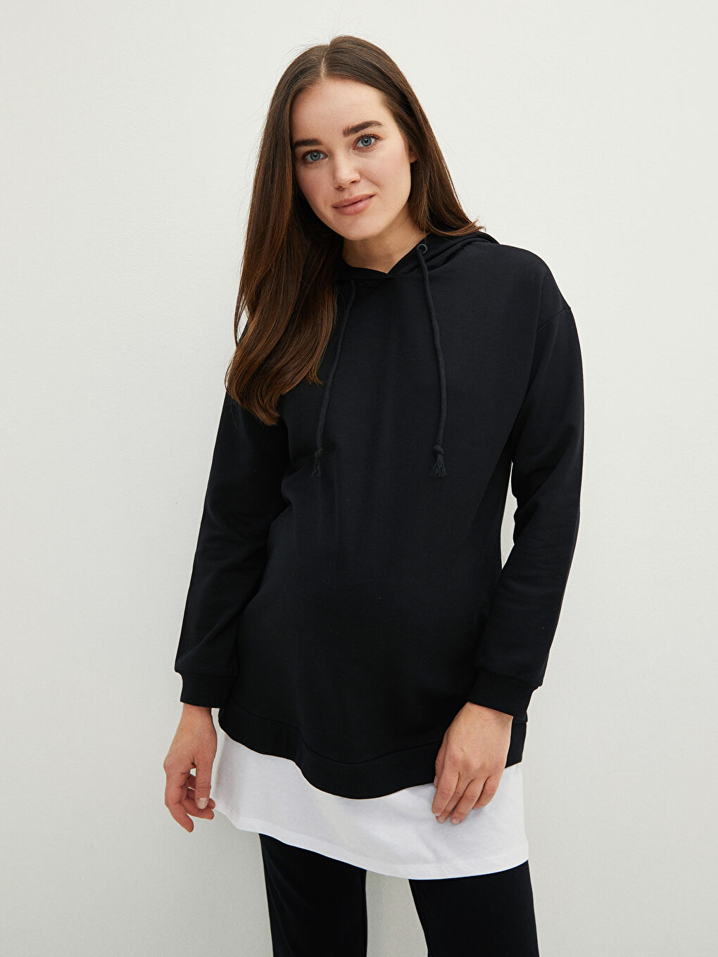 LCWAIKIKI Maternity Yeni Siyah Kapüşonlu Düz Uzun Kollu Hamile Sweatshirt Tunik