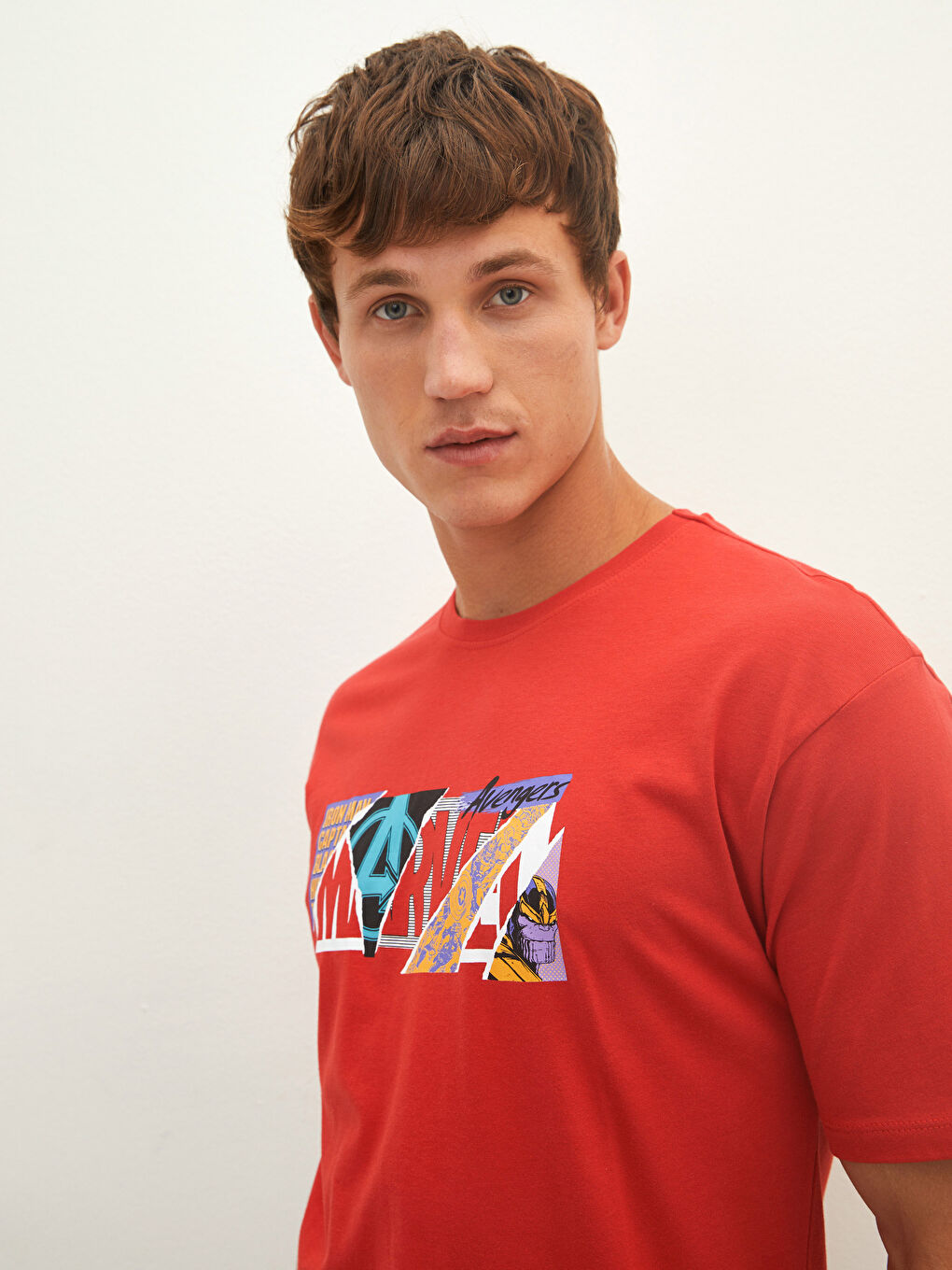 Футболка с круглым вырезом и коротким рукавом с принтом Marvel для мужчин