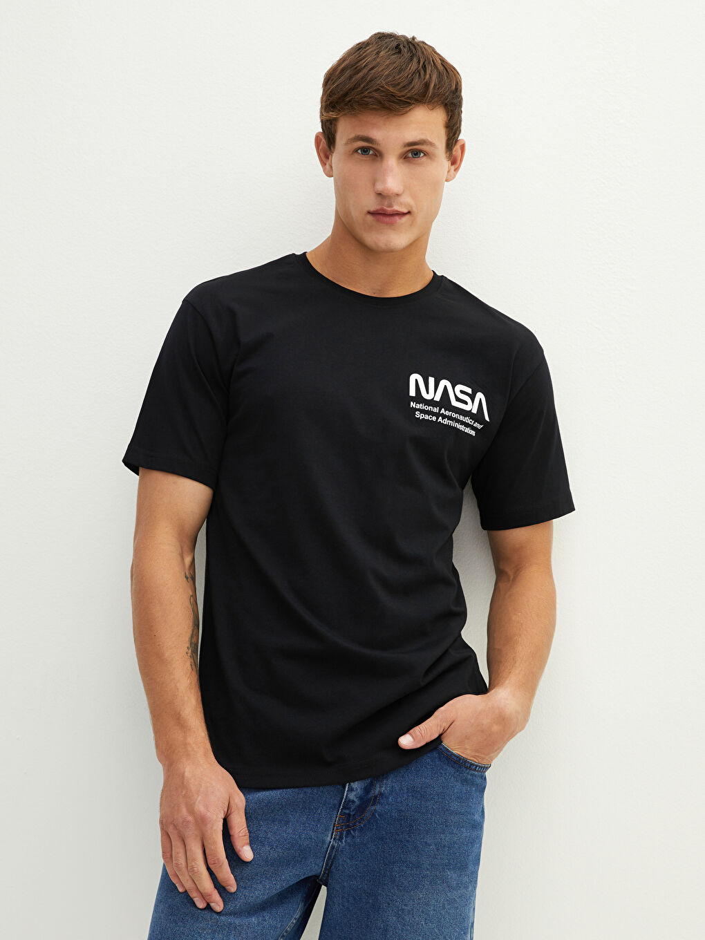 Siyah Bisiklet Yaka Kısa Kollu Nasa Baskılı Penye Erkek Tişört-2