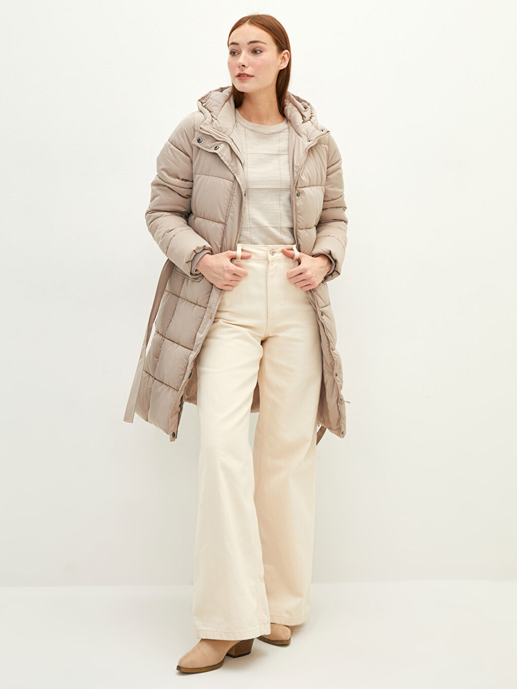 Әйелдерге арналған капюшонды өрнексіз қалталы ұзын жең қалың пуховик пальто-2