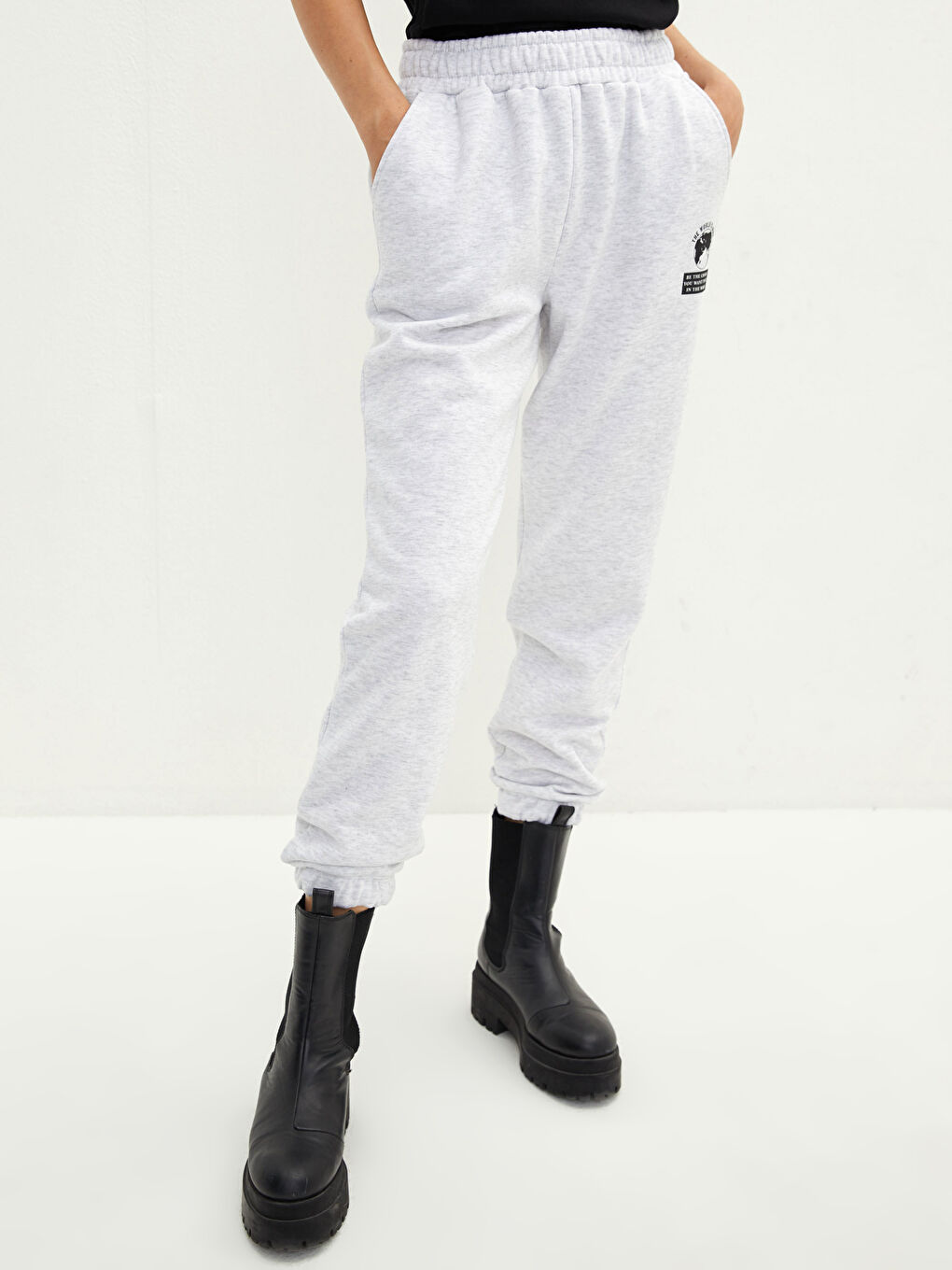 LCW Vision Bedruckte Jogginghose mit Taschen für Damen, dick, mit elastischem Bund -W1EK63Z8-847