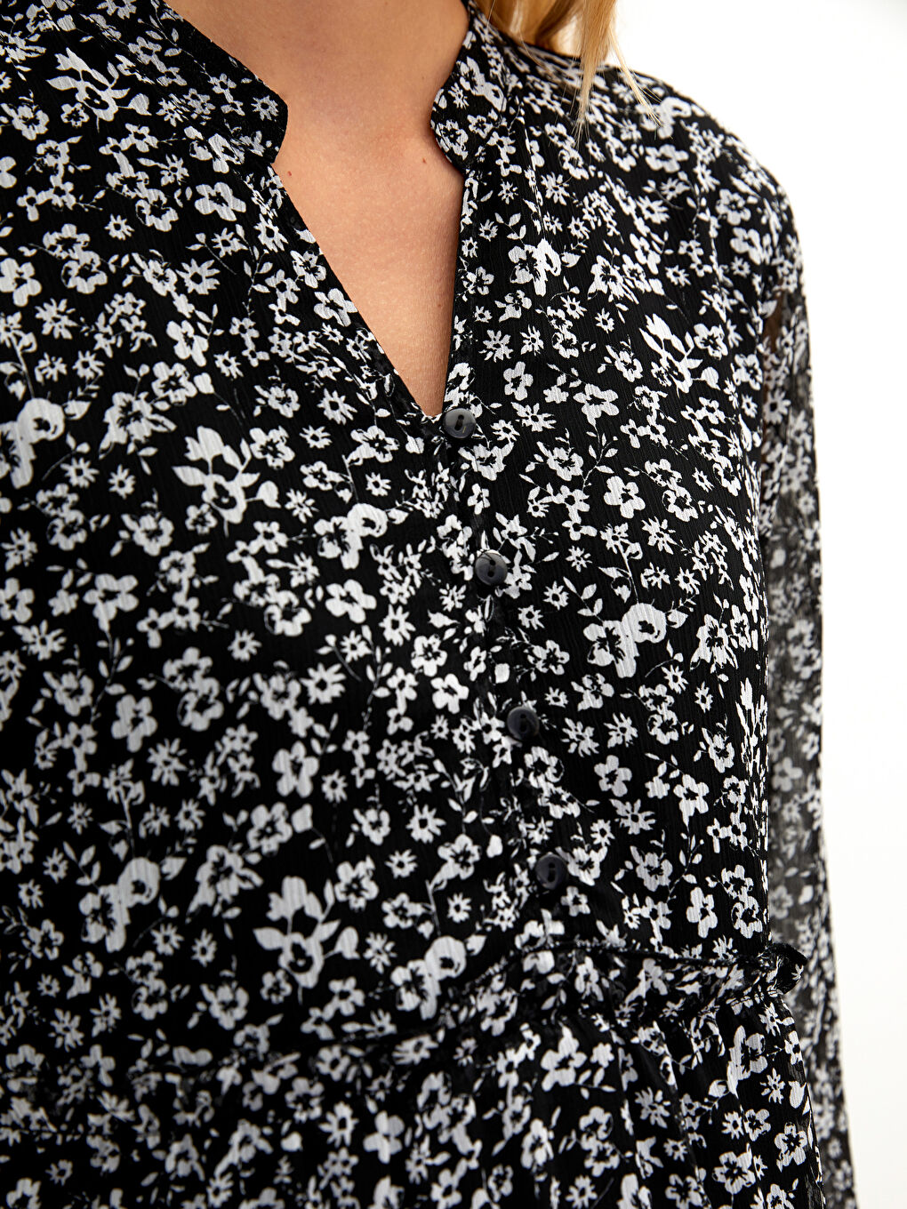 LCWAIKIKI Maternity Cropped Neck Floral Long Sleeve Chiffon Maternity Dress -W1EL85Z8-LQJ