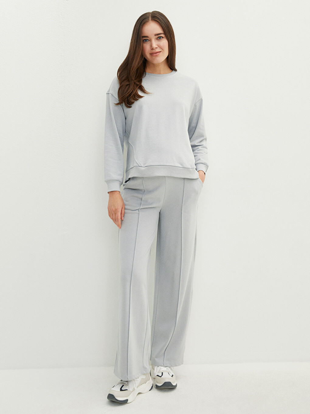 Pantalon de survêtement de maternité uni avec taille élastiquée et poches détaillées