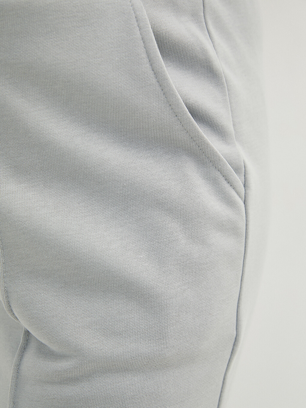 Pantalon de survêtement de maternité uni avec taille élastiquée et poches détaillées-4