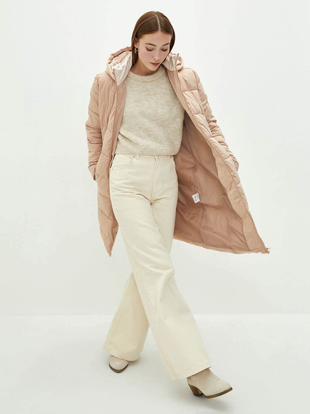 Әйелдерге арналған капюшонды өрнексіз қалтасы бар ұзын жеңді пуховик пальто-1