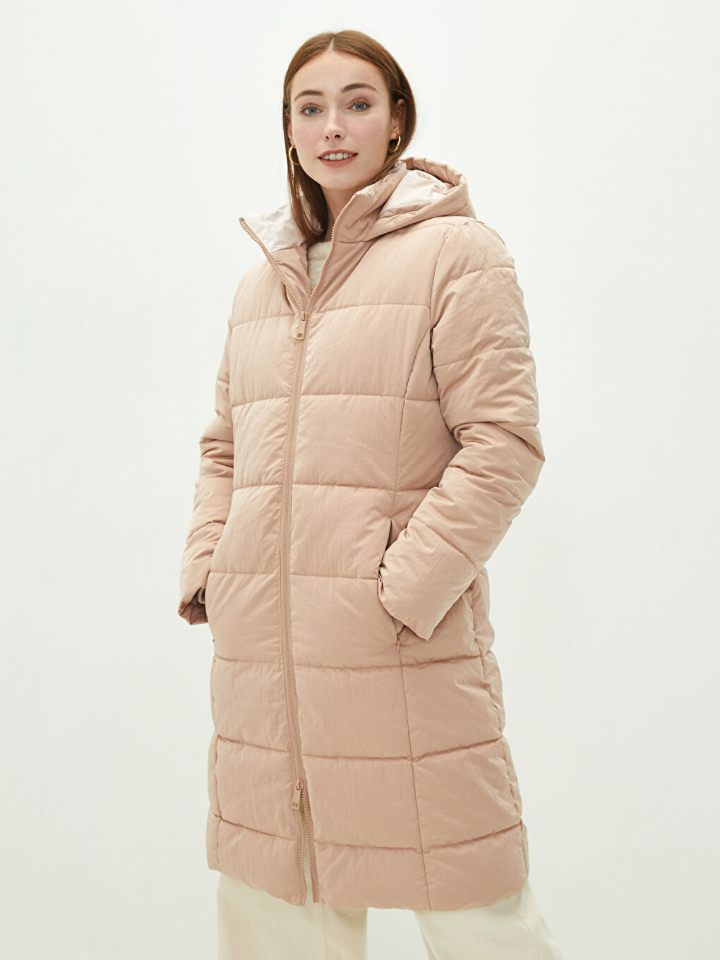 Әйелдерге арналған капюшонды өрнексіз қалтасы бар ұзын жеңді пуховик пальто-3
