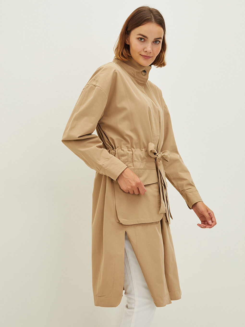 Bej Dik Yaka Kemerli Uzun Kollu İnce Kadın Mont-1