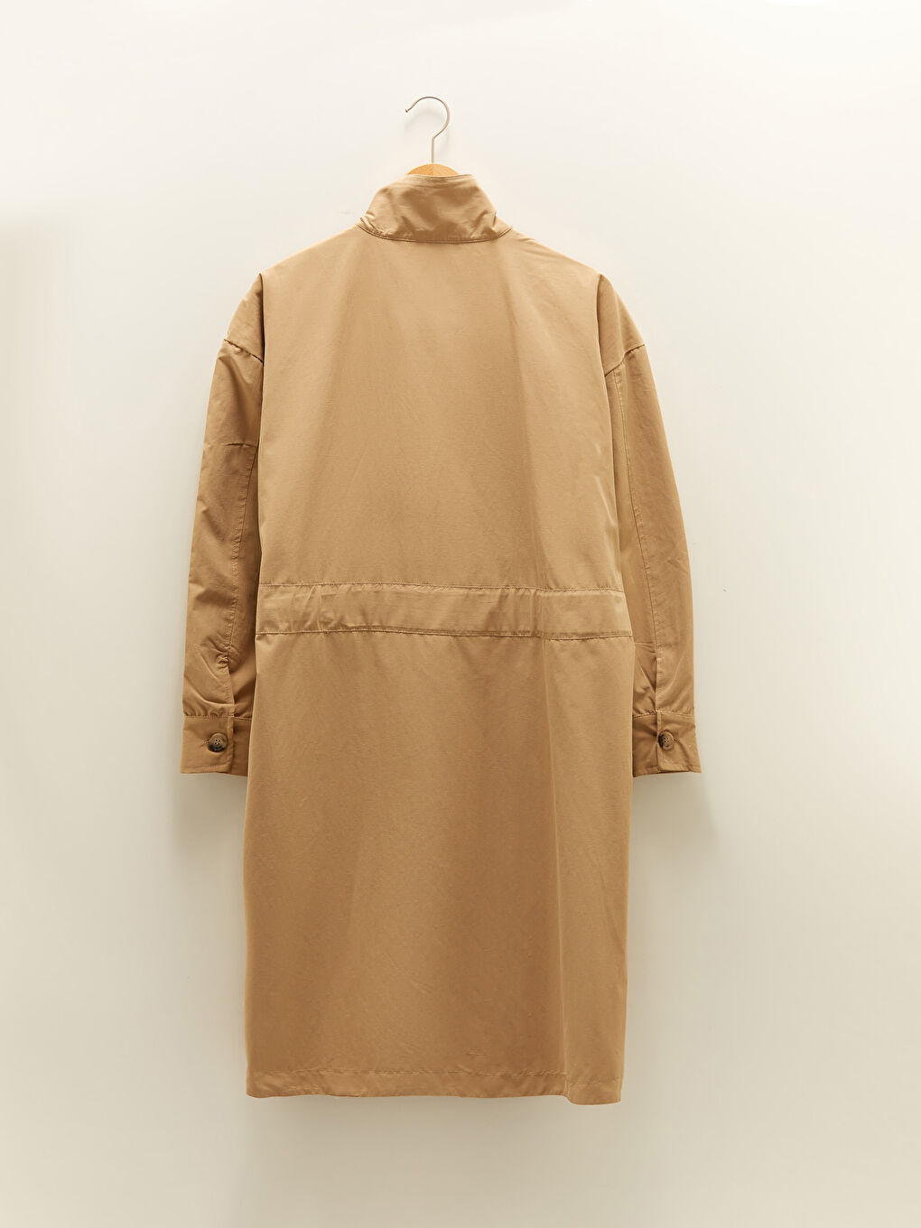 Bej Dik Yaka Kemerli Uzun Kollu İnce Kadın Mont-7