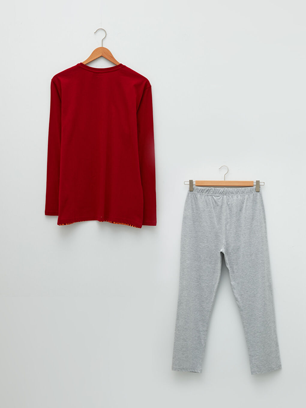 Gri Standart Kalıp Galatasaray Baskılı Erkek Taraftar Pijama Takımı-5