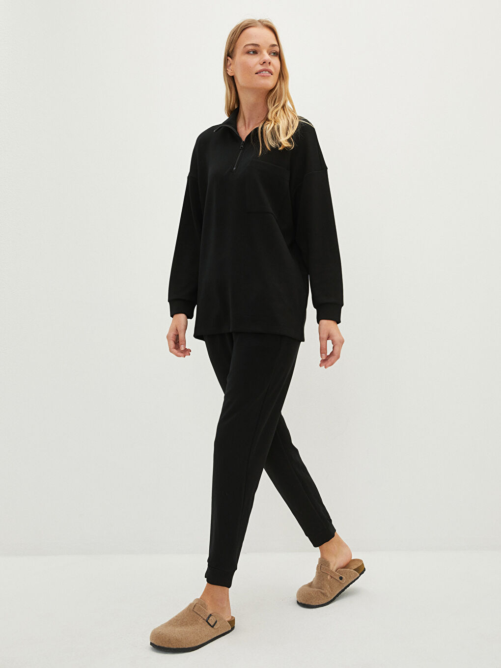 Siyah Dik Yaka Düz Cep Detaylı Uzun Kollu Kadın Pijama Üst-3