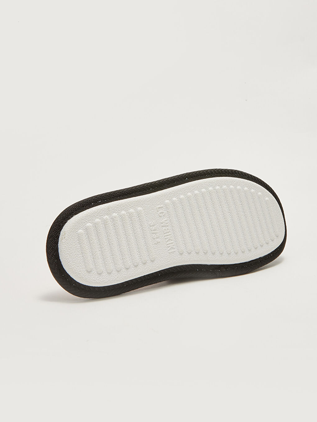 Siyah Baskılı Önü Kapalı Erkek Çocuk Ev Terliği-3