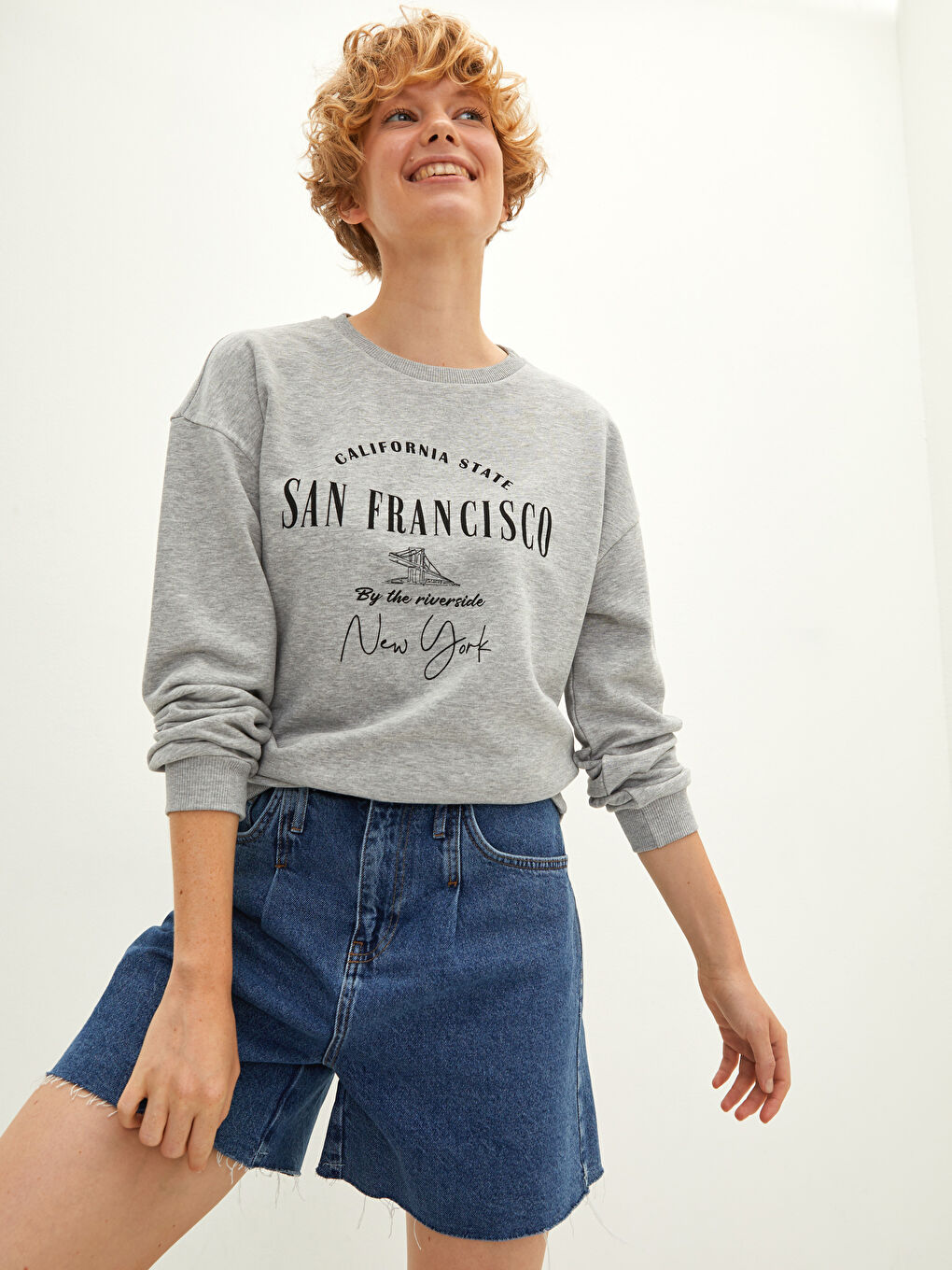 Crew Neck Printed Long Sleeve Women's Sweatshirt-1