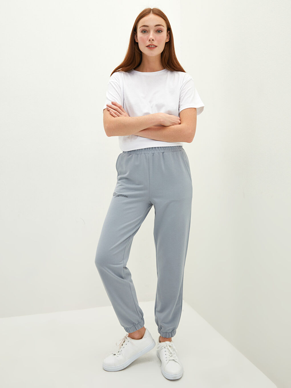 Gri Beli Lastikli Baskılı Cep Detaylı Kadın Eşofman Altı