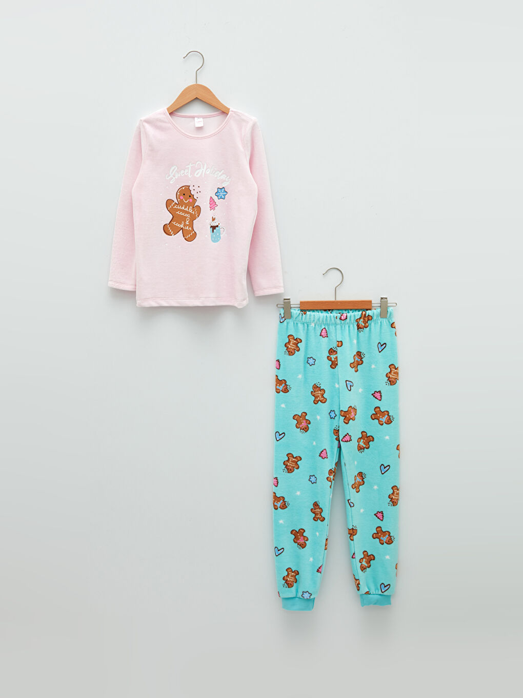 Crew Neck New Year Themed Long Sleeve Girls Pajamas Set