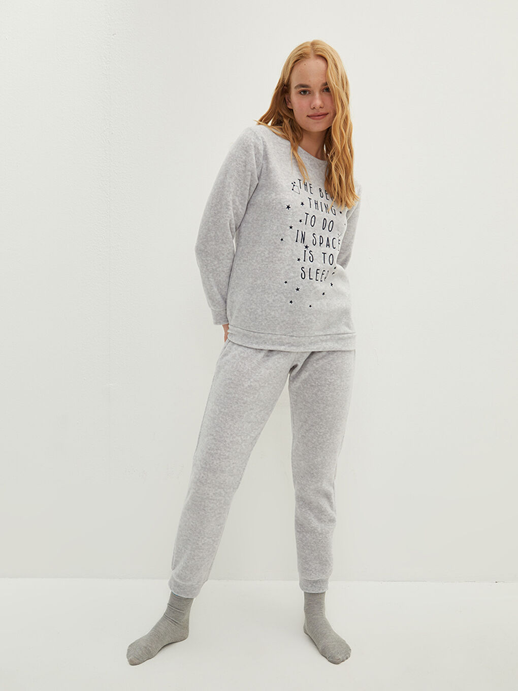 Gri Bisiklet Yaka Baskılı Uzun Kollu Polar Kadın Pijama Takımı-3