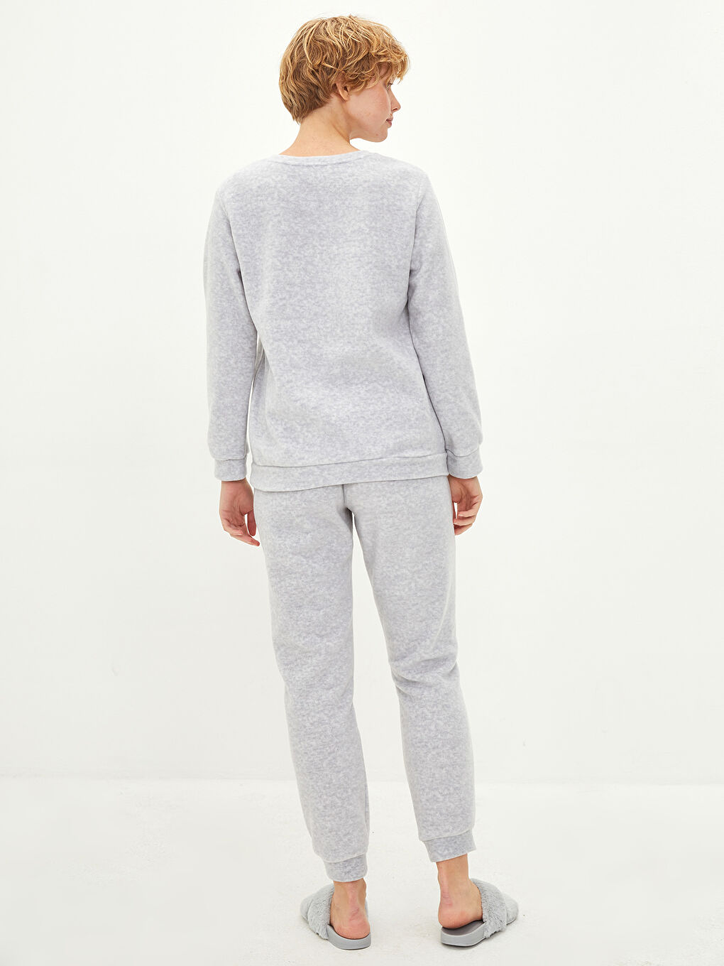 Gri Bisiklet Yaka Baskılı Uzun Kollu Polar Kadın Pijama Takımı-8